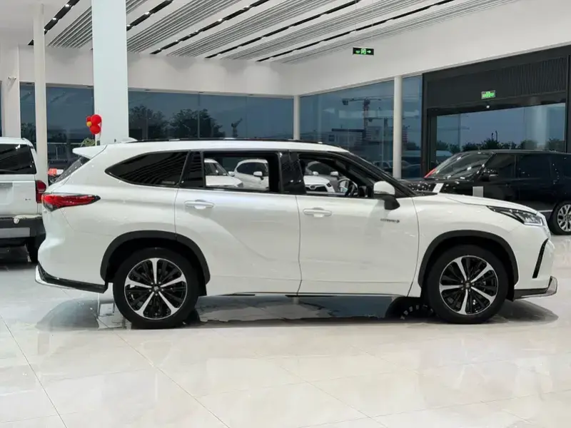 2021 Toyota Crown Kluger с пробегом 68 000 км