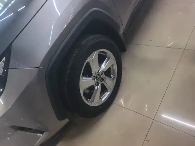 2020 Toyota RAV4 с пробегом 67 000 км