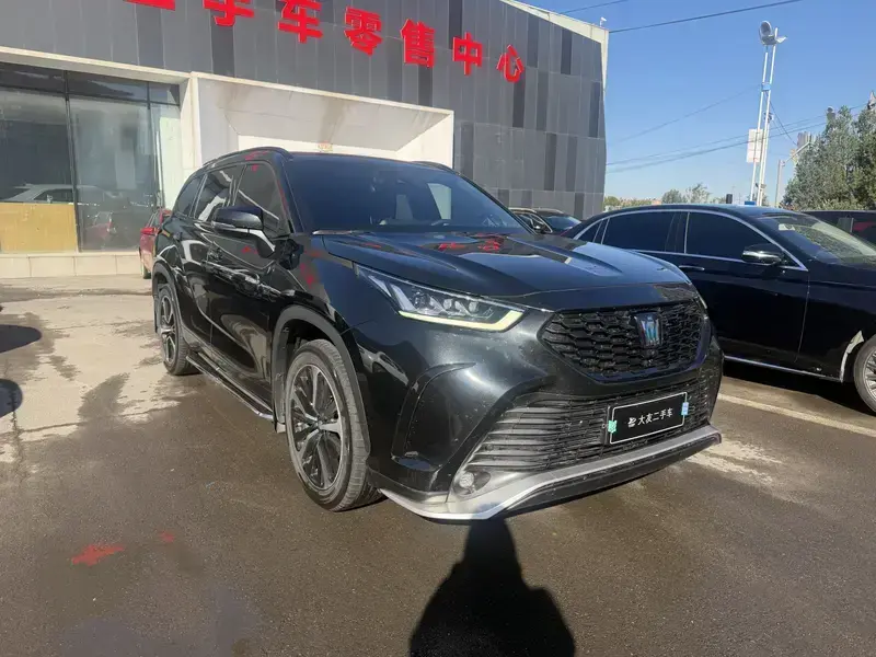2022 Toyota Crown Kluger с пробегом 100 000 км