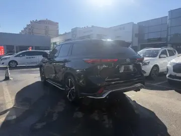 2022 Toyota Crown Kluger с пробегом 100 000 км