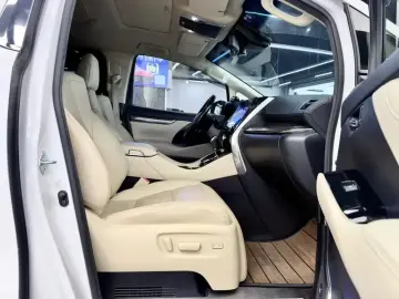 2020 Toyota Vellfire с пробегом 210 000 км