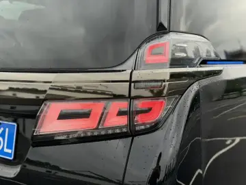 2021 Toyota Vellfire с пробегом 96 000 км