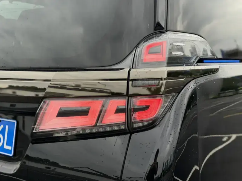 2021 Toyota Vellfire с пробегом 96 000 км