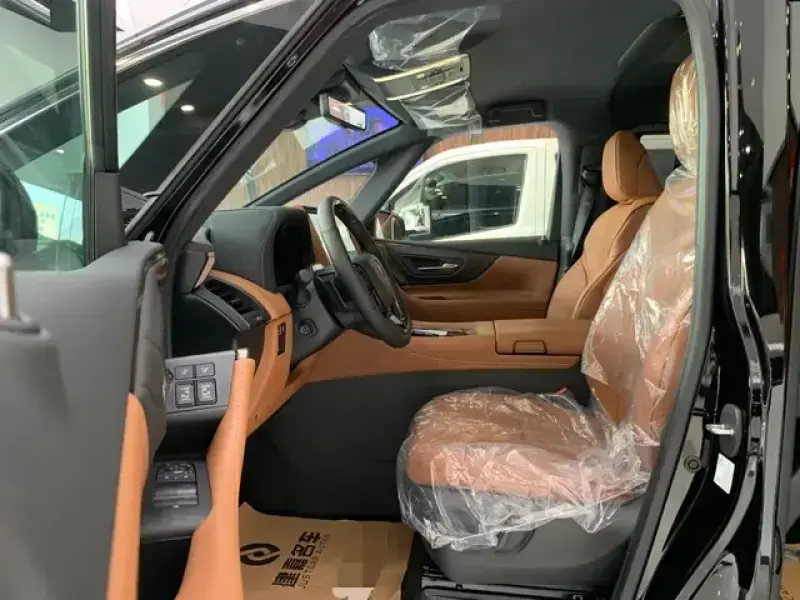 2025 Toyota Vellfire с пробегом 200 км