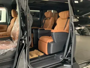 2025 Toyota Vellfire с пробегом 200 км