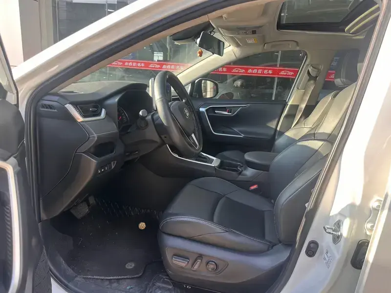 2021 Toyota Wildlander с пробегом 46 000 км