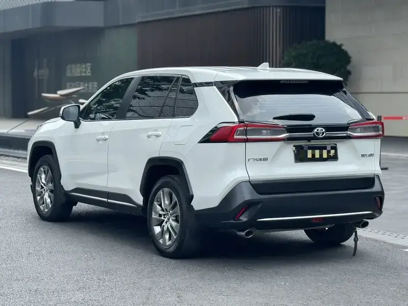 2021 Toyota Wildlander с пробегом 55 000 км