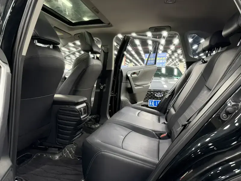 2022 Toyota Wildlander с пробегом 25 000 км