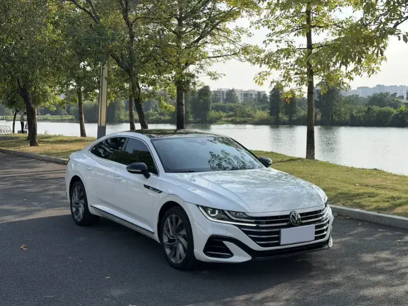 2024 Volkswagen Passat CC с пробегом 13 500 км