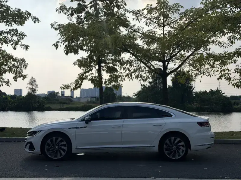 2024 Volkswagen Passat CC с пробегом 13 500 км