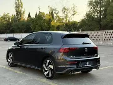 2021 Volkswagen Golf GTI с пробегом 46 000 км