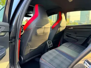 2021 Volkswagen Golf GTI с пробегом 65 000 км