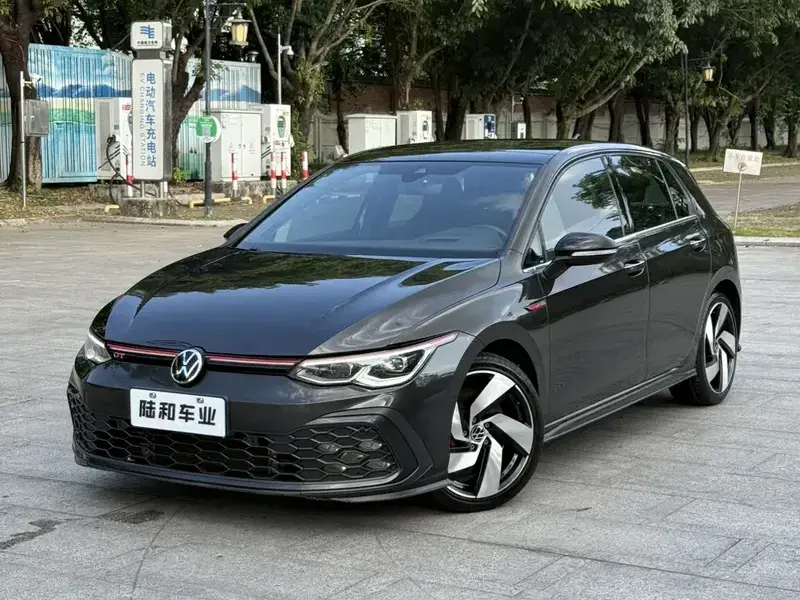 2023 Volkswagen Golf GTI с пробегом 50 000 км
