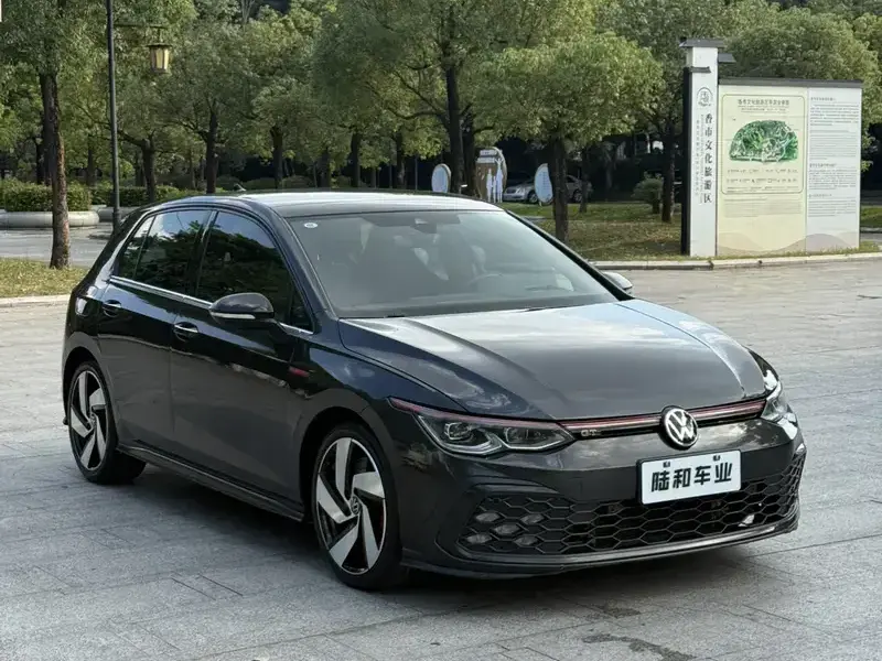 2023 Volkswagen Golf GTI с пробегом 50 000 км