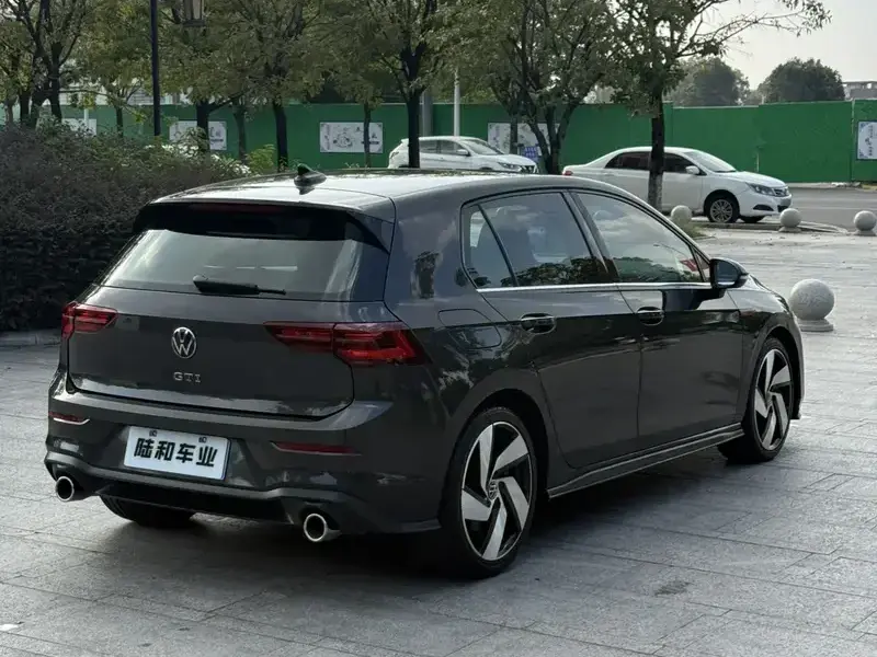 2023 Volkswagen Golf GTI с пробегом 50 000 км