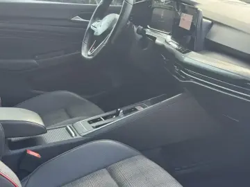 2023 Volkswagen Golf GTI с пробегом 50 000 км