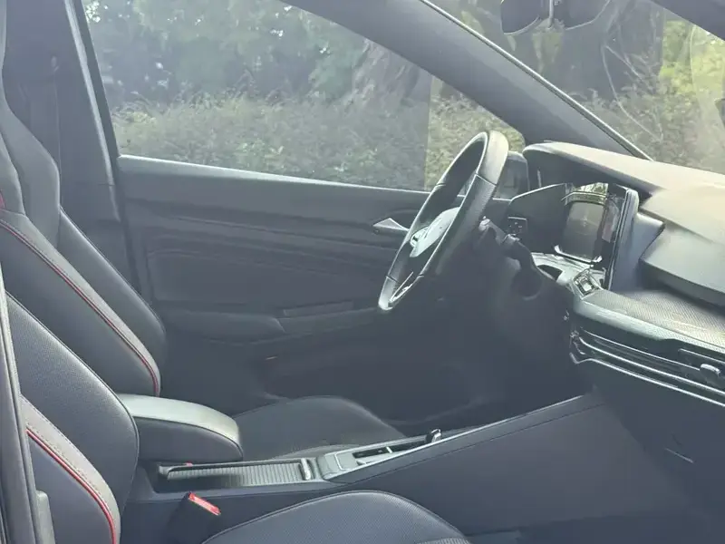 2023 Volkswagen Golf GTI с пробегом 50 000 км
