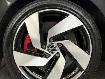 2023 Volkswagen Golf GTI с пробегом 50 000 км