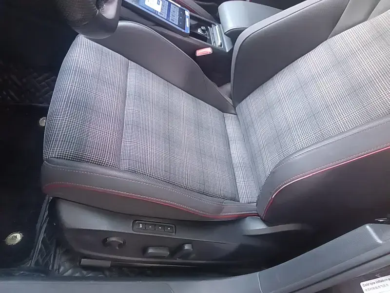 2021 Volkswagen Golf GTI с пробегом 46 900 км