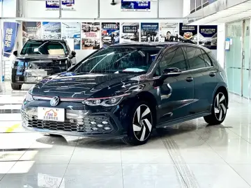2021 Volkswagen Golf GTI с пробегом 48 000 км