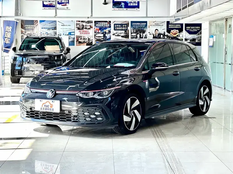 2021 Volkswagen Golf GTI с пробегом 48 000 км