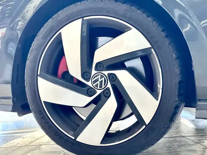 2021 Volkswagen Golf GTI с пробегом 48 000 км