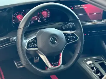 2021 Volkswagen Golf GTI с пробегом 48 000 км