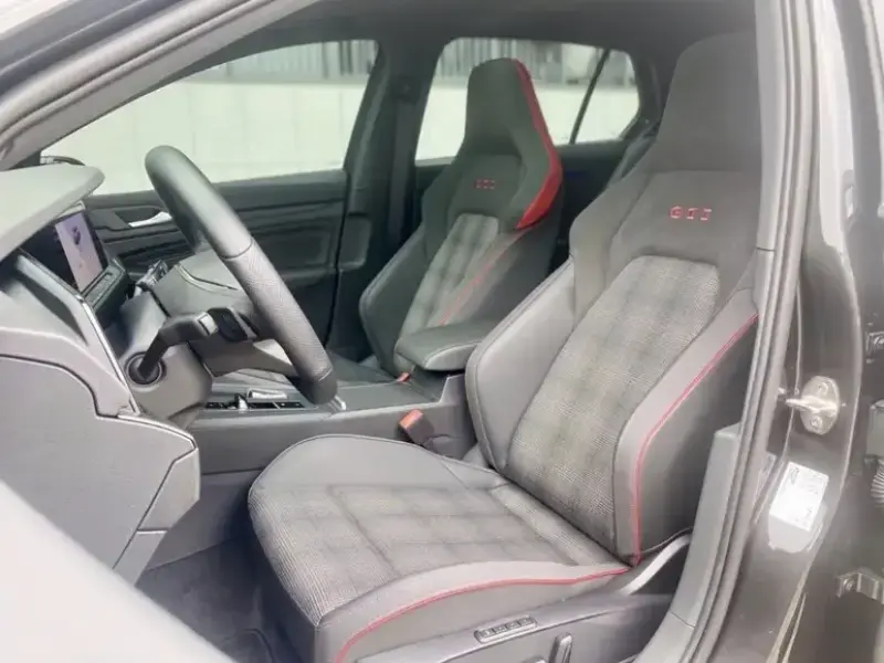 2021 Volkswagen Golf GTI с пробегом 40 000 км