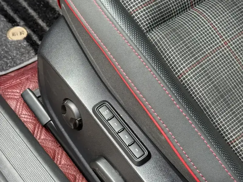 2021 Volkswagen Golf GTI с пробегом 120 000 км