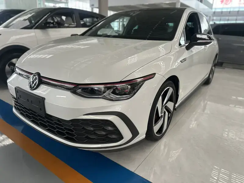 2021 Volkswagen Golf GTI с пробегом 29 000 км