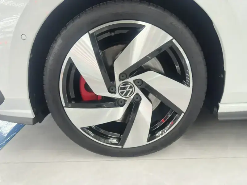 2021 Volkswagen Golf GTI с пробегом 29 000 км