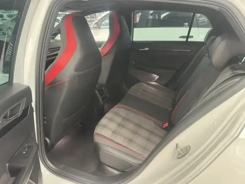 2021 Volkswagen Golf GTI с пробегом 29 000 км
