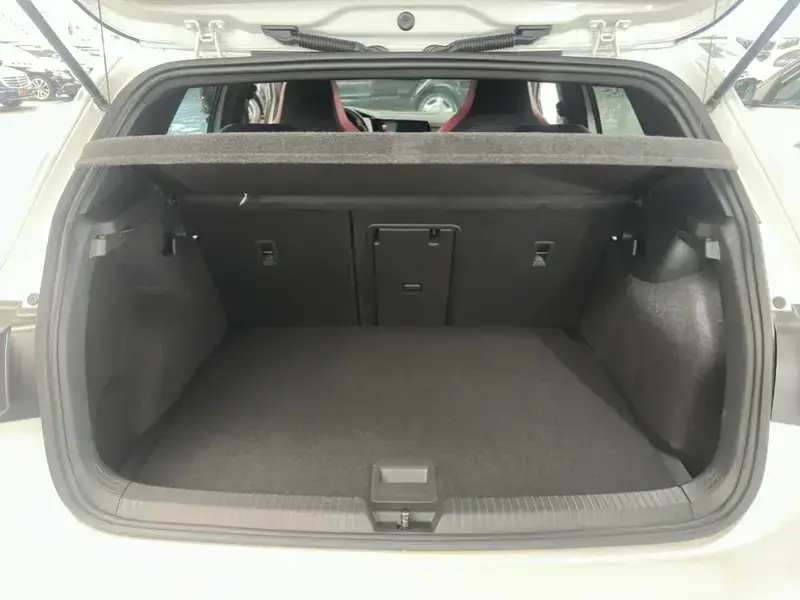 2021 Volkswagen Golf GTI с пробегом 29 000 км