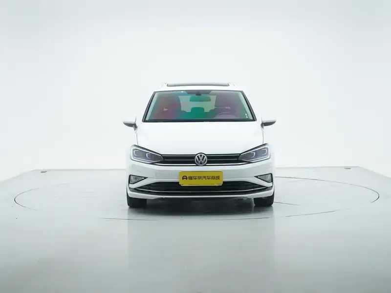 2020 Volkswagen Golf Sportsvan с пробегом 38 700 км