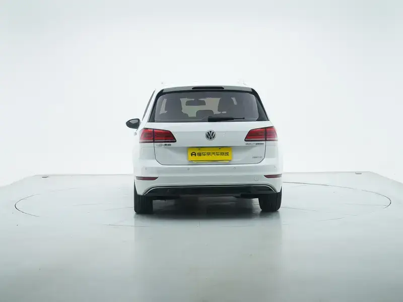 2020 Volkswagen Golf Sportsvan с пробегом 38 700 км