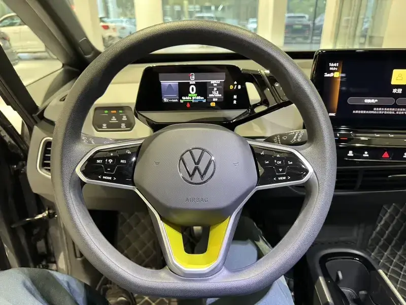 2023 Volkswagen ID.3 с пробегом 46 000 км