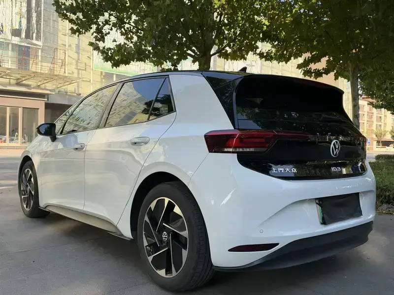 2025 Volkswagen ID.3 с пробегом 37 000 км