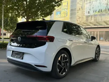 2025 Volkswagen ID.3 с пробегом 37 000 км