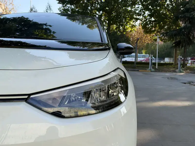 2025 Volkswagen ID.3 с пробегом 37 000 км
