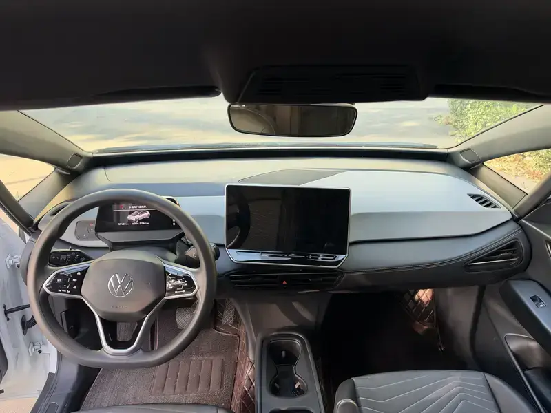 2025 Volkswagen ID.3 с пробегом 37 000 км
