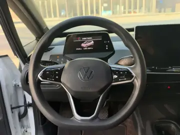 2025 Volkswagen ID.3 с пробегом 37 000 км
