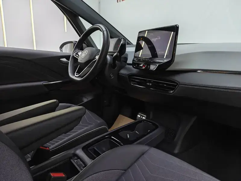 2024 Volkswagen ID.3 с пробегом 39 000 км