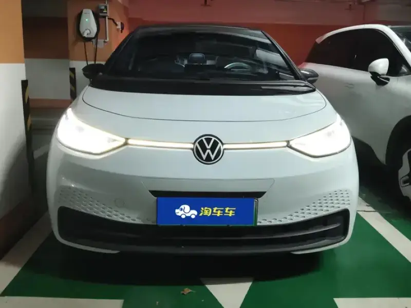 2022 Volkswagen ID.3 с пробегом 67 000 км