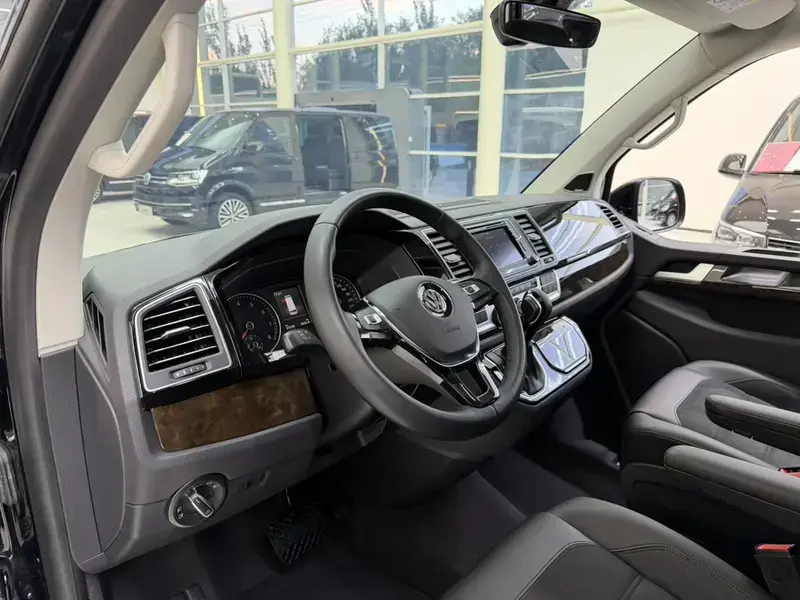 2019 Volkswagen Multivan с пробегом 25 000 км