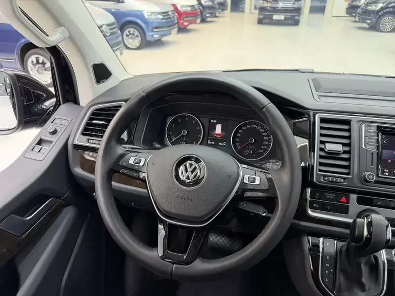 2019 Volkswagen Multivan с пробегом 25 000 км