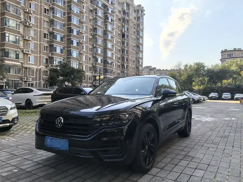 2022 Volkswagen Touareg с пробегом 40 000 км