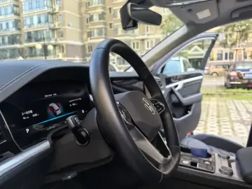 2022 Volkswagen Touareg с пробегом 40 000 км
