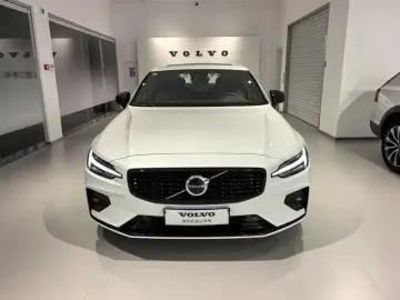 2026 Volvo S60 с пробегом 11 700 км