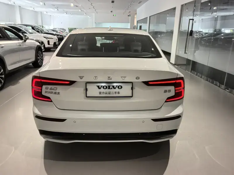 2026 Volvo S60 с пробегом 11 700 км