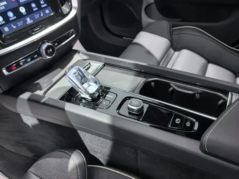 2026 Volvo S60 с пробегом 11 700 км